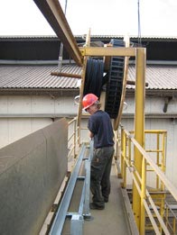 Instalación de la cadena portacables in situ