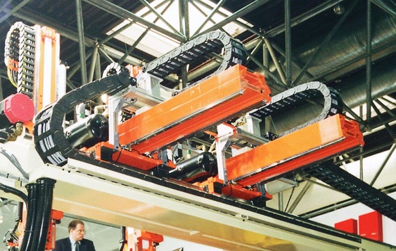 unsupported cable carrier