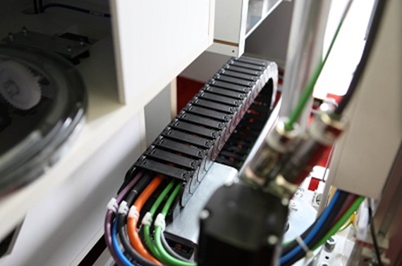 Cable Ethernet en una cadena portacables