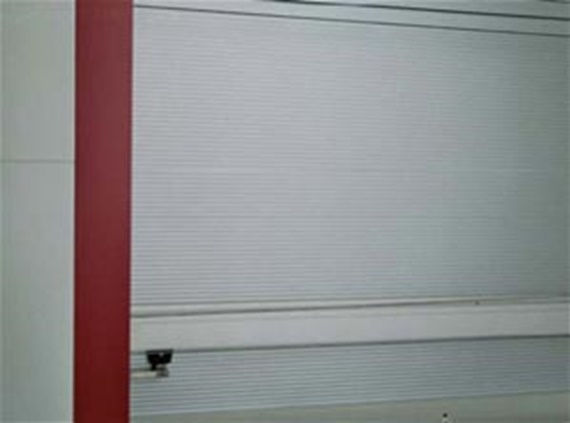 Integrated between door leaf and frames, the thin design of the Micro flizz® attracts positive attention. 