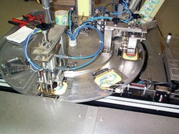 plastic bearings on rotary indexing table 